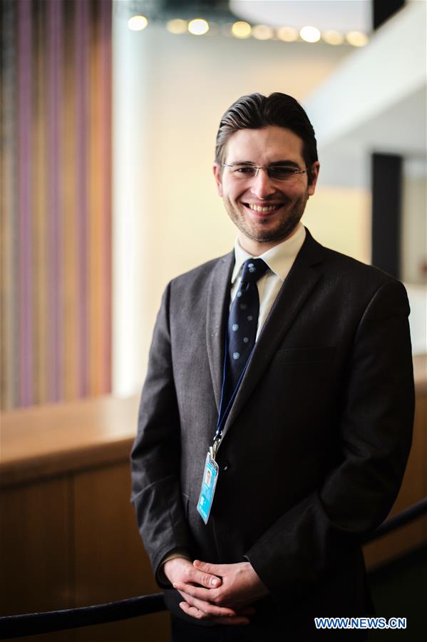 UN-TOUR GUIDE-OLIVER MARSH