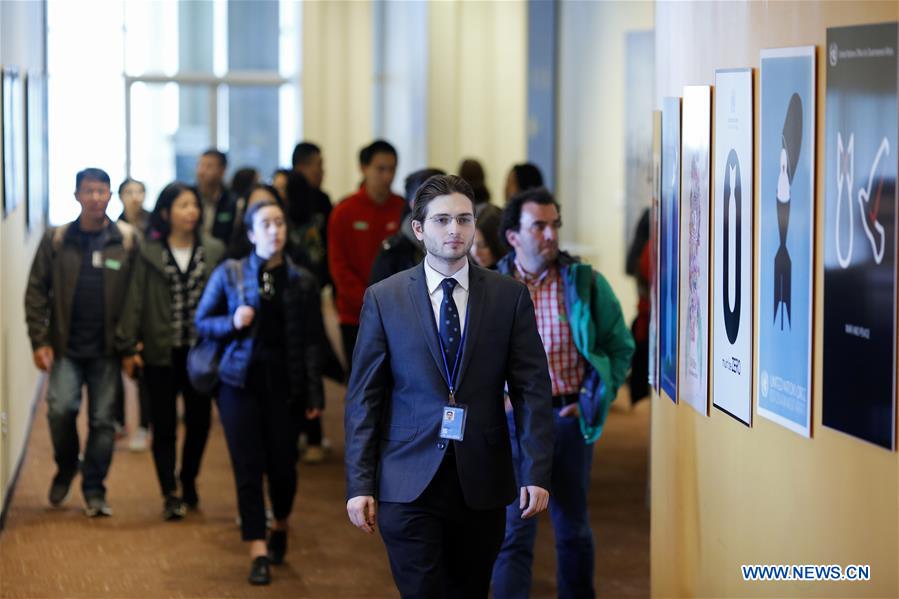 UN-TOUR GUIDE-OLIVER MARSH