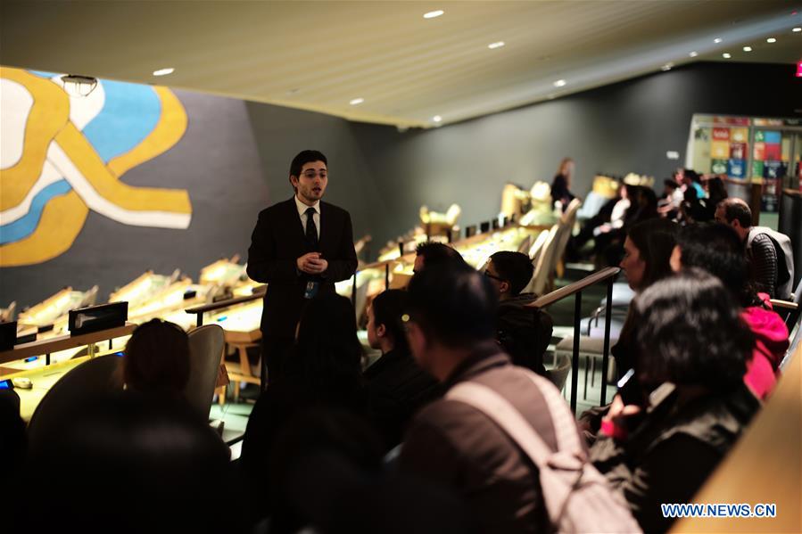 UN-TOUR GUIDE-OLIVER MARSH