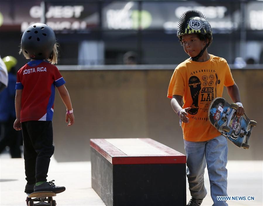 (SP)U.S.-LOS ANGELES-DEW TOUR-SKATEBOARDERS