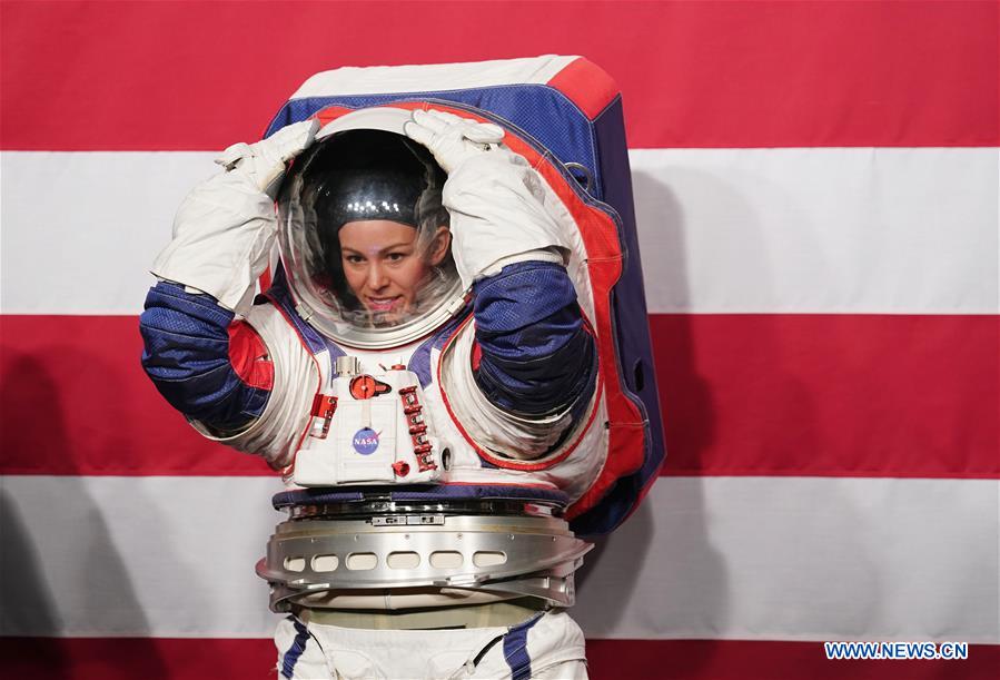 U.S.-WASHINGTON D.C.-NASA-NEW SPACESUITS-LUNAR LANDING