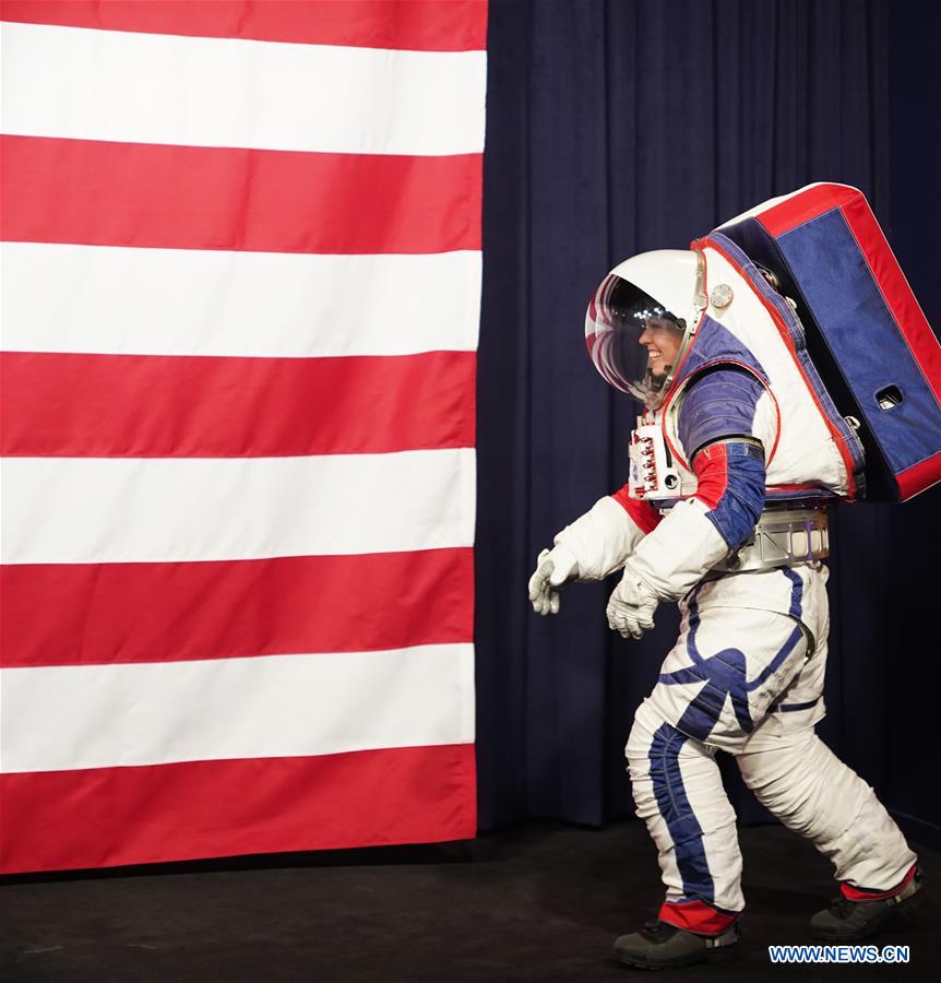 U.S.-WASHINGTON D.C.-NASA-NEW SPACESUITS-LUNAR LANDING
