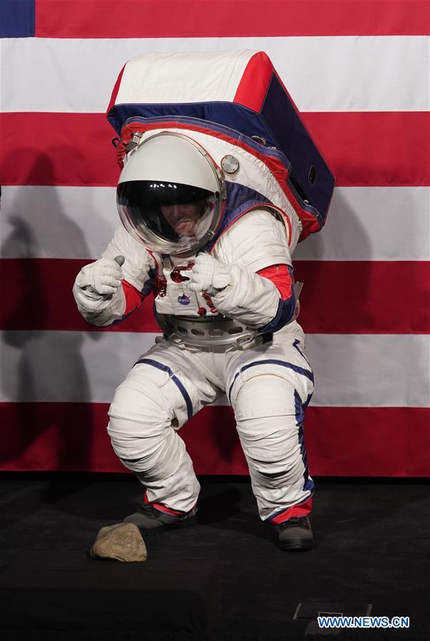 U.S.-WASHINGTON D.C.-NASA-NEW SPACESUITS-LUNAR LANDING