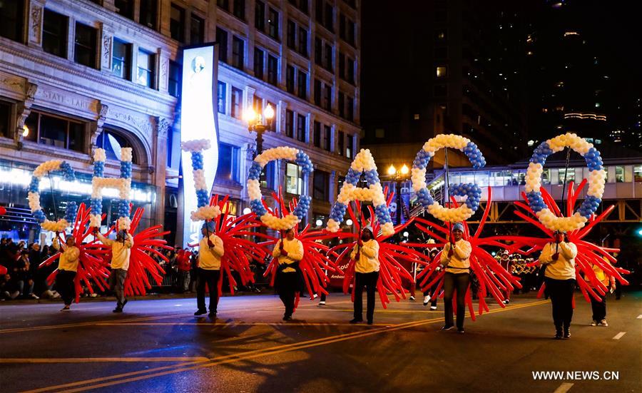 U.S.-CHICAGO-HALLOWEEN PARADE-ART IN THE DARK
