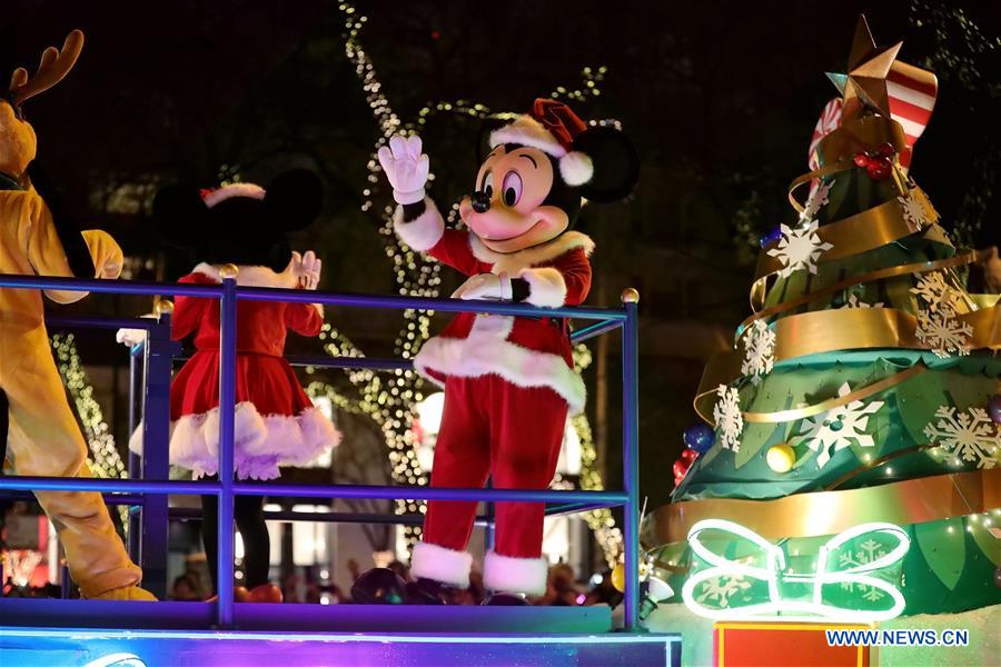 U.S.-CHICAGO-LIGHTS FESTIVAL-PARADE