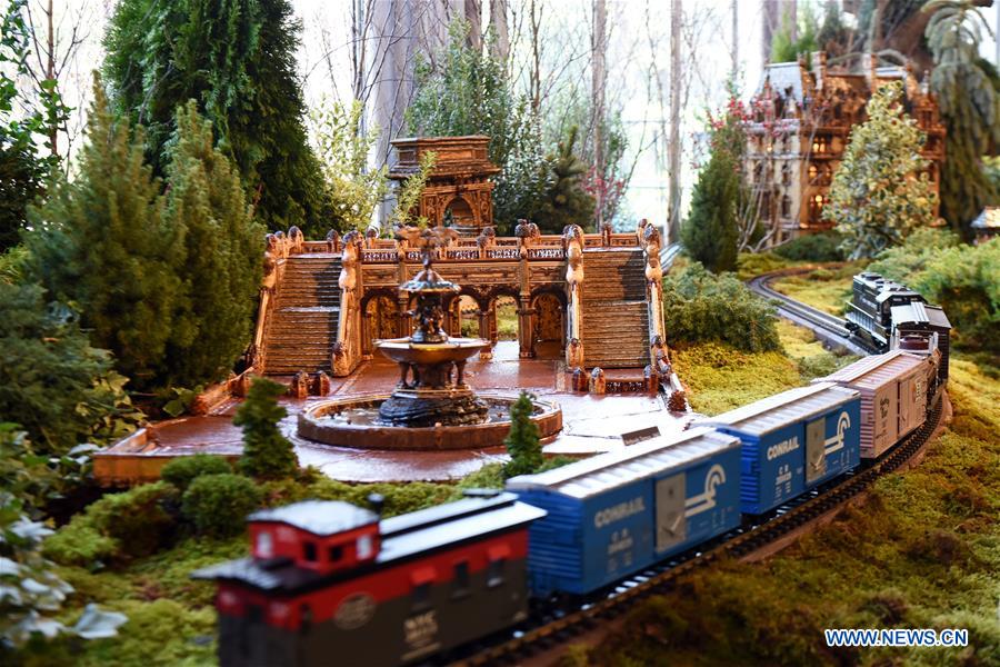 U.S.-NEW YORK-HOLIDAY TRAIN SHOW