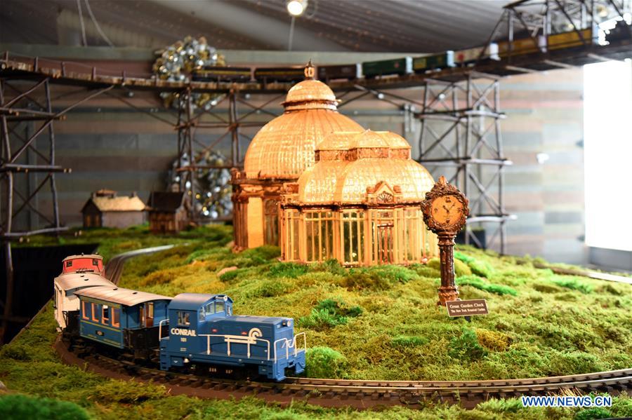 U.S.-NEW YORK-HOLIDAY TRAIN SHOW