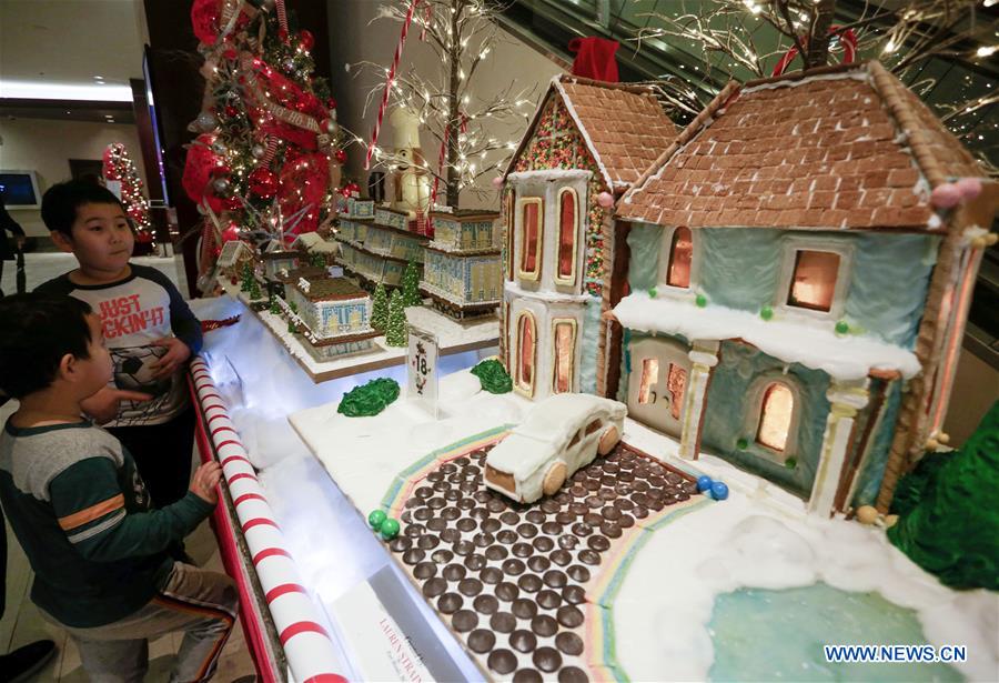 CANADA-VANCOUVER-GINGERBREAD HOUSE DISPLAY