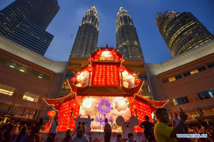 MALAYSIA-KUALA LUMPUR-CHINESE NEW YEAR-DECORATION