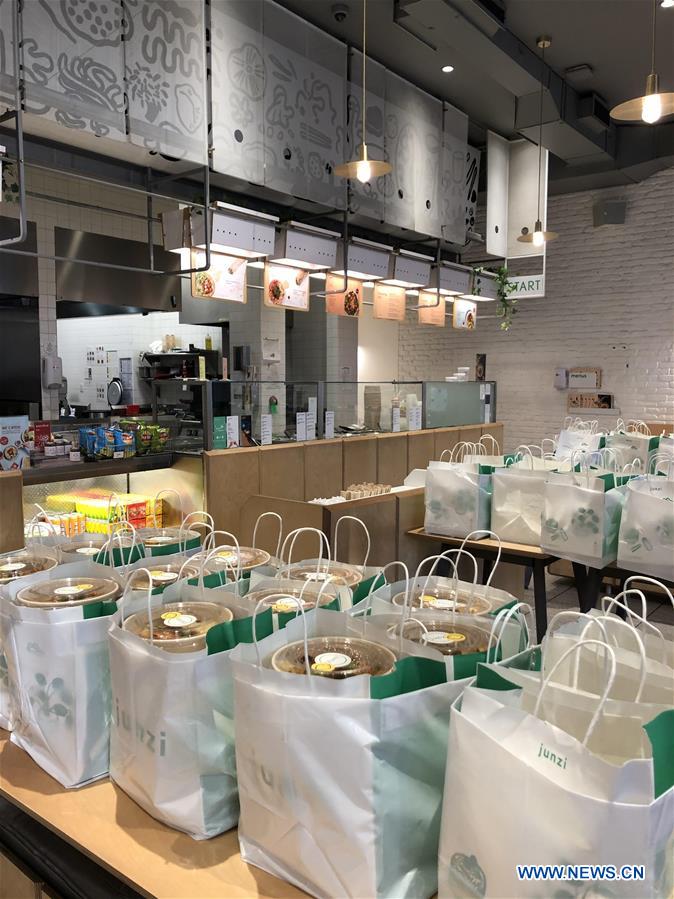 U.S.-NEW YORK-EATERIES-FRONTLINE HEALTHCARE WORKERS-FREE MEALS