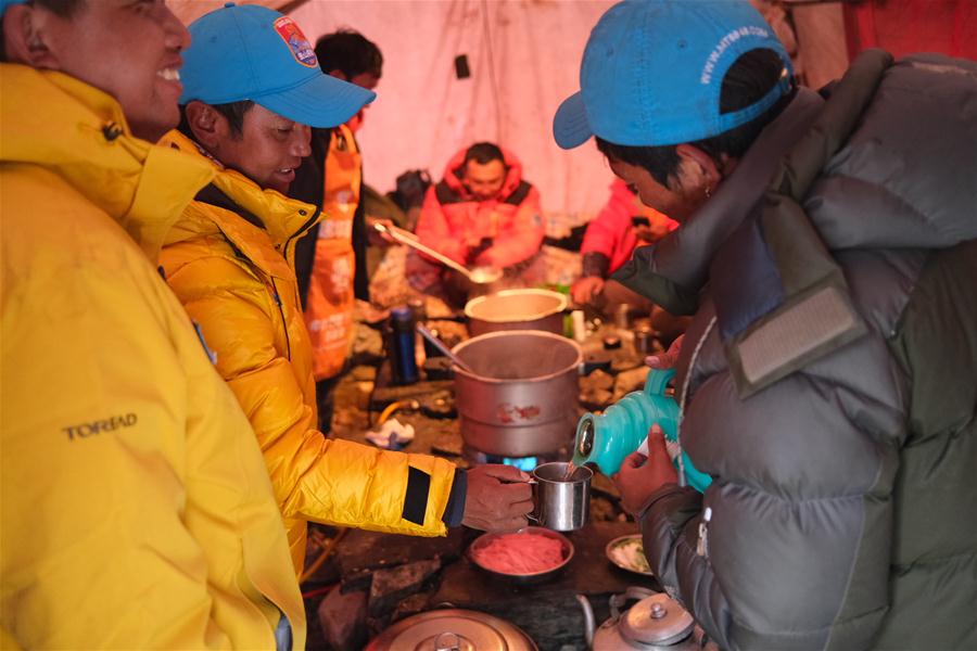 (InTibet)CHINA-TIBET-MOUNT QOMOLANGMA-TRANSITION CAMP (CN)