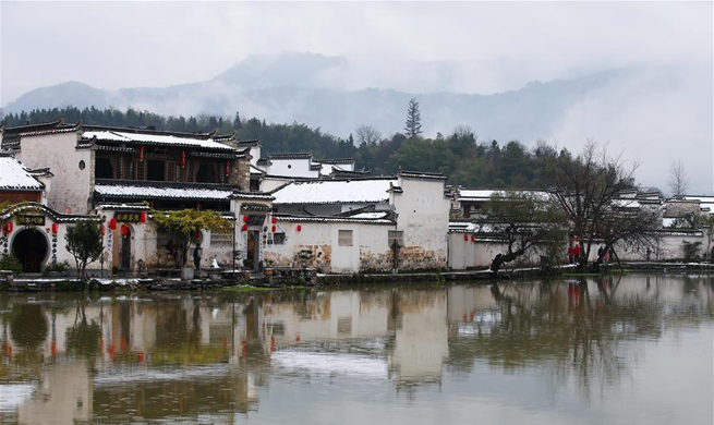 Cold wave brings snowfall to Hongcun Village, China's Anhui