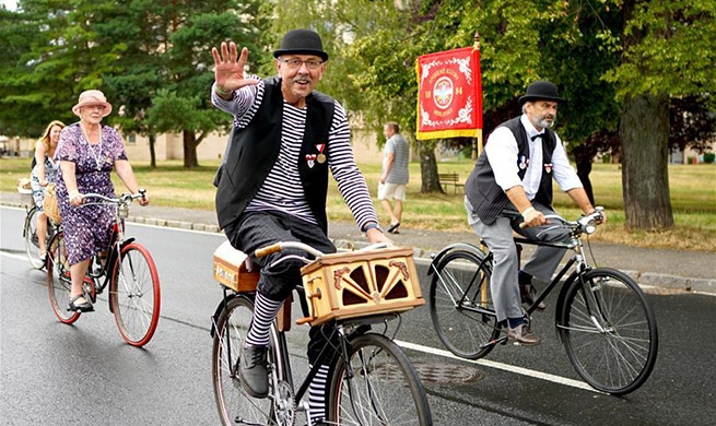 Cyclists celebrate 150th anniversary of first bike race in Czech city
