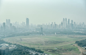 Smog shrouds Mumbai, India