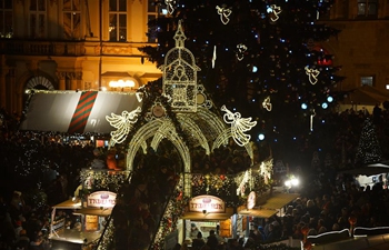 Traditional Christmas market officially opens in Prague