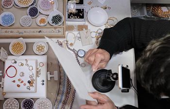 Online promotion helps businessmen make more earnings