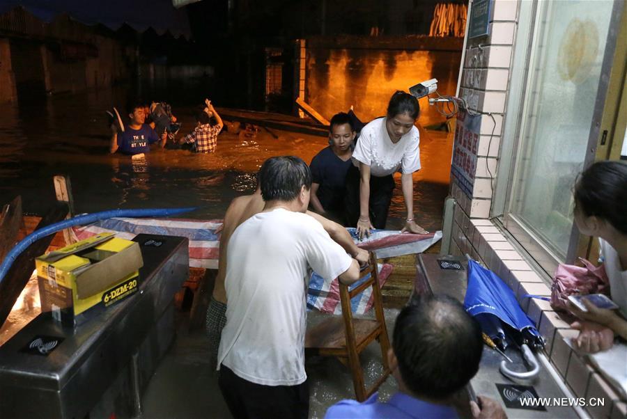 Some areas of Nanning were waterlogged due to a sudden rainstorm starting on Friday night. Some areas of Nanning were waterlogged due to a sudden rainstorm starting on Friday night.