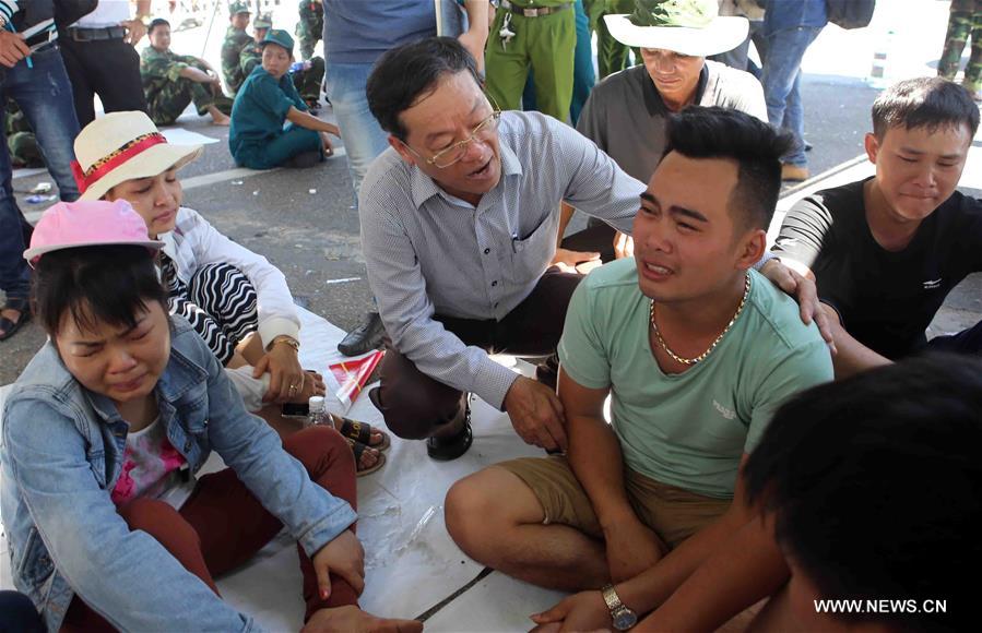 VIETNAM-DA NANG-TOURIST BOAT-CAPSIZED