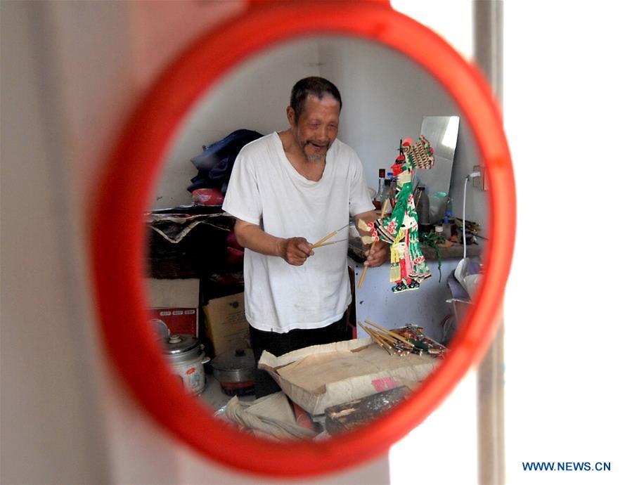 CHINA-TIANJIN-SHADOW PUPPET-INHERITOR (CN)
