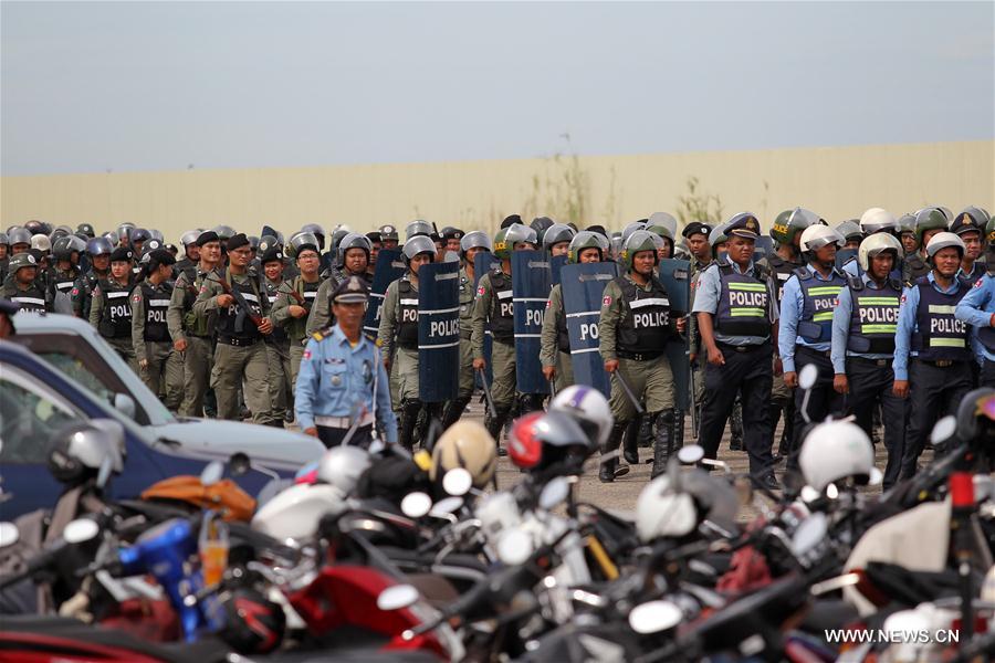 CAMBODIA-PHNOM PENH-KEM SOKHA-COURT SUMMONS-POLICE