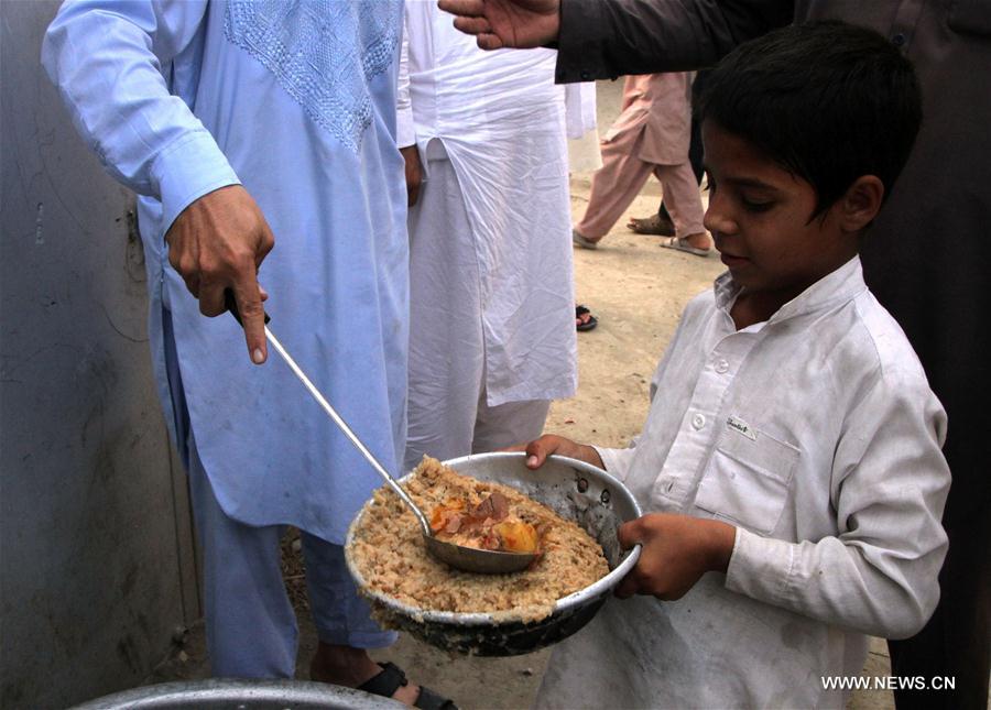 AFGHANISTAN-NANGARHAR-RAMADAN-FOOD DISTRIBUTION