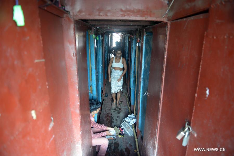 BANGLADESH-DHAKA-FLOATING HOTELS