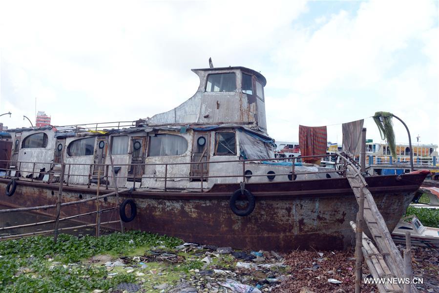 BANGLADESH-DHAKA-FLOATING HOTELS
