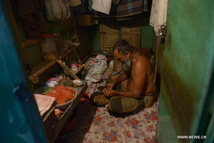 BANGLADESH-DHAKA-FLOATING HOTELS