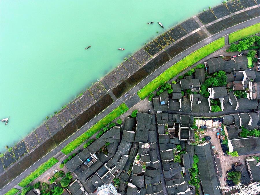 The ancient Liye Town is well known for its discovery of 37,400 bamboo slips inscribed with scripts from the Qing Dynasty (221 BC-207 BC) in 2002 The ancient Liye Town is well known for its discovery of 37,400 bamboo slips inscribed with scripts from the Qing Dynasty (221 BC-207 BC) in 2002
