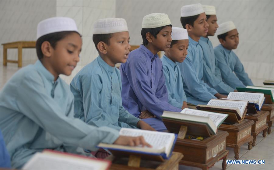 BANGLADESH-DHAKA-RAMADAN-QURAN
