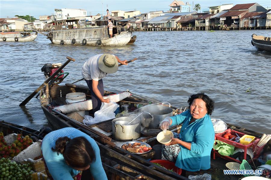 VIETNAM-CAN THO-FLOATING MARKET