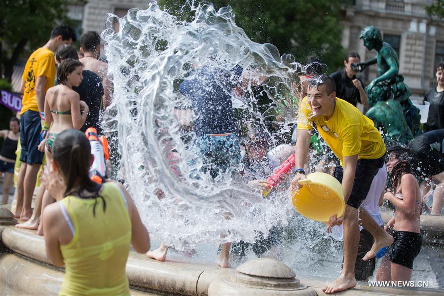 HUNGARY-BUDAPEST-WATER FIGHT