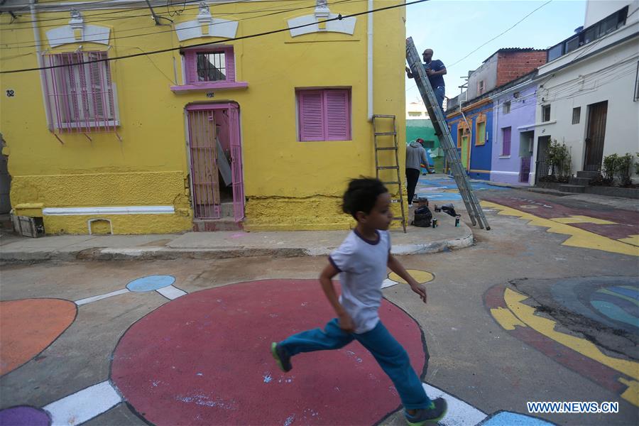 BRAZIL-SAO PAULO-PAINTED STREET