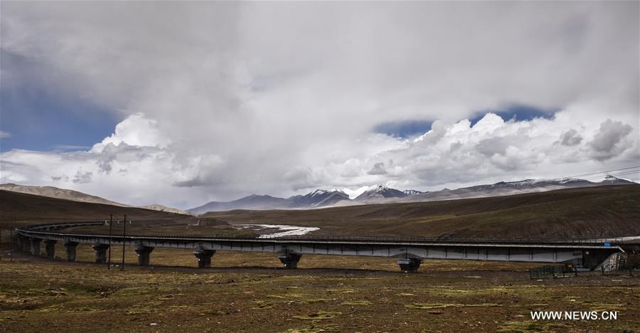  It links Lhasa, capital of southwest China's Tibet Autonomous Region, and Xining, capital of Qinghai Province in northwest China. 