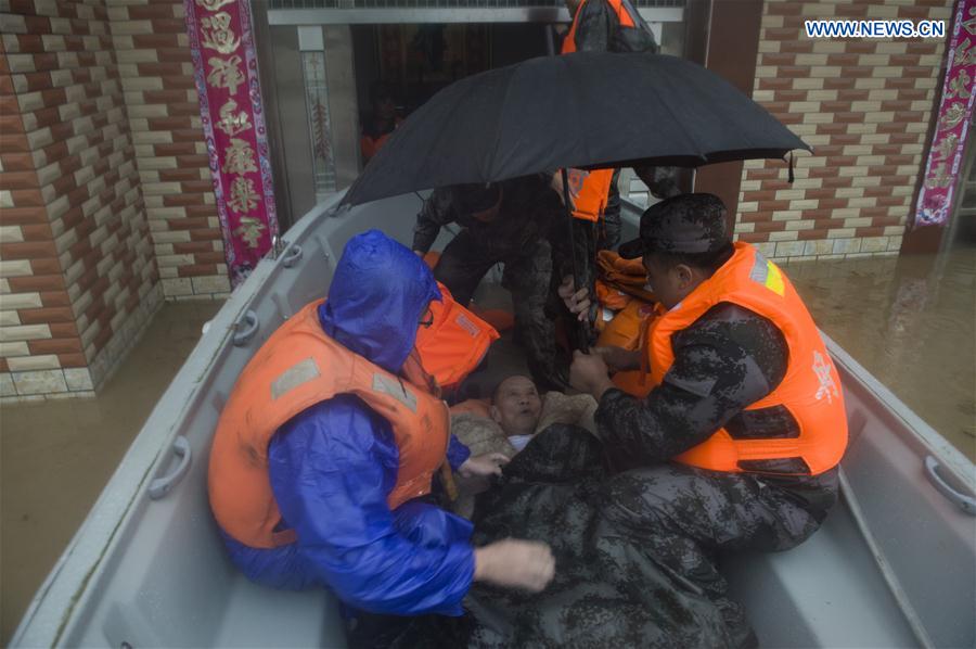 CHINA-WUHAN-FLOOD-DIKE BREACH-RESCUE (CN)