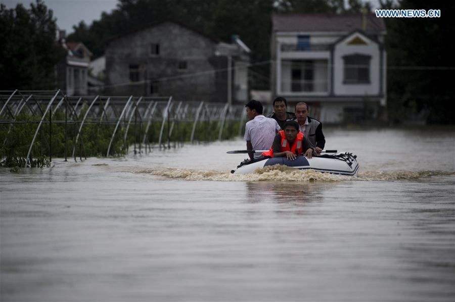 CHINA-WUHAN-FLOOD-DIKE BREACH-RESCUE (CN)
