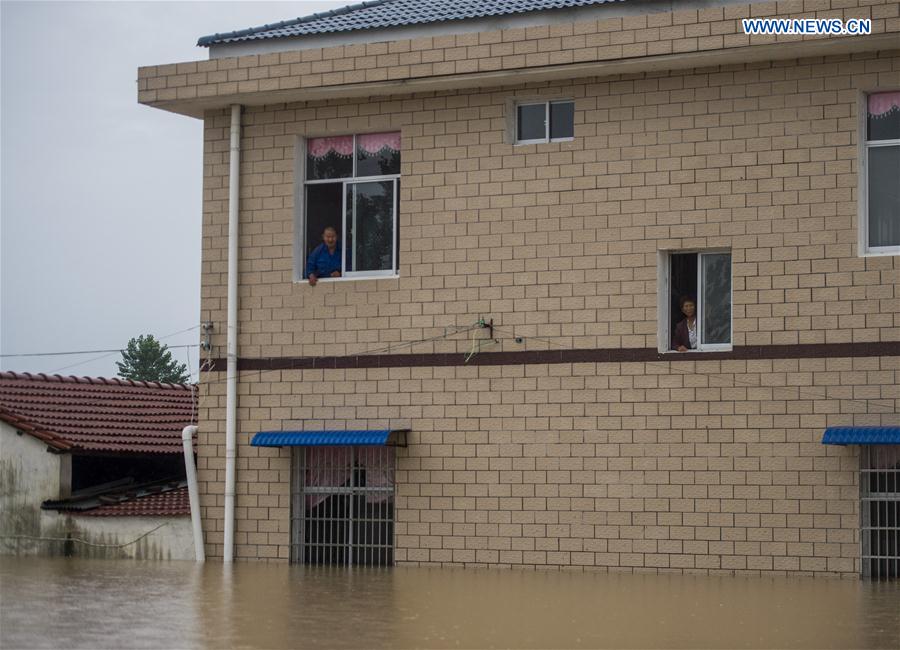 CHINA-WUHAN-FLOOD-DIKE BREACH-RESCUE (CN)