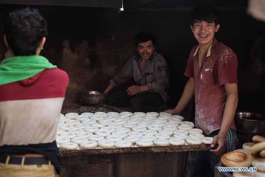 CHINA-XINJIANG-KASHGAR-NANG MAKER (CN)