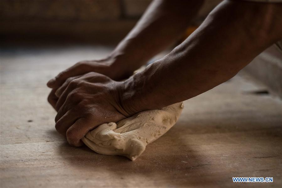 CHINA-XINJIANG-KASHGAR-NANG MAKER (CN)