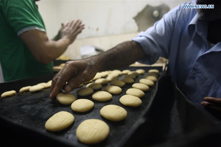 EGYPT-MANSOURA-EID AL-FITR-TRADITIONAL FOOD