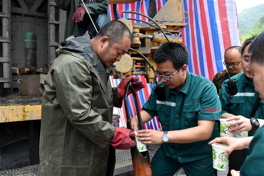 The drainage speed of the first and the third tunnel reached 140 cubic meters per hour. The drainage speed of the first and the third tunnel reached 140 cubic meters per hour.