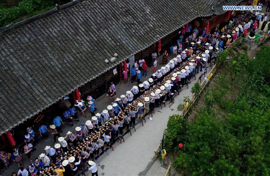 #CHINA-HUBEI-HELONG BANQUET (CN)