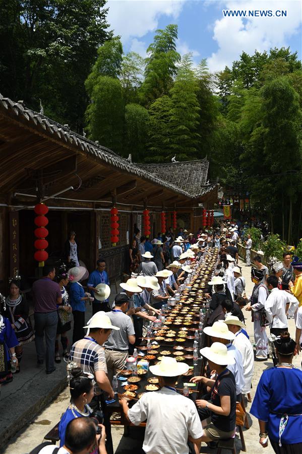 #CHINA-HUBEI-HELONG BANQUET (CN)