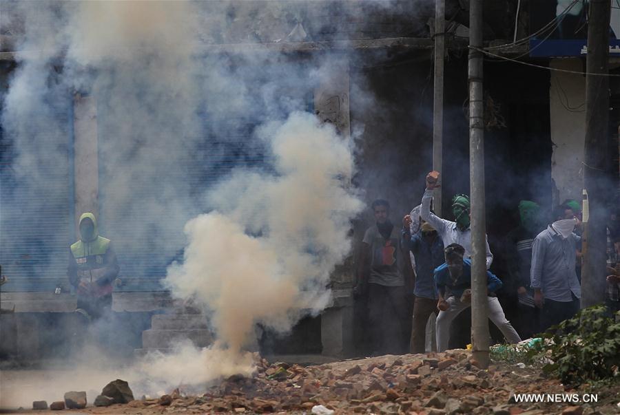 KASHMIR-SRINAGAR-CLASHES
