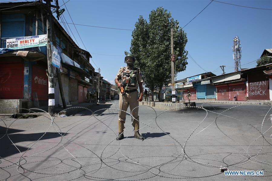 KASHMIR-SRINAGAR-CURFEW