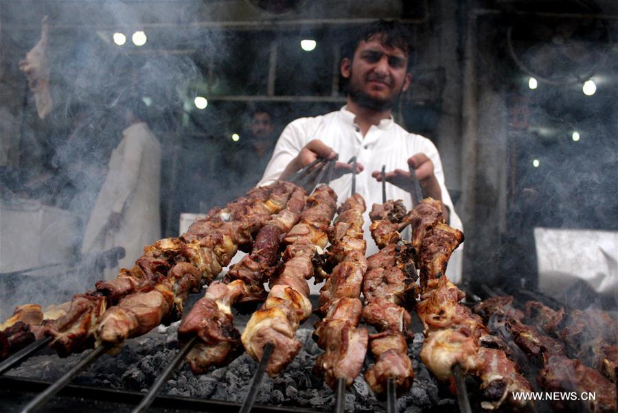 PAKISTAN-PESHAWAR-TRADITIONAL FOOD