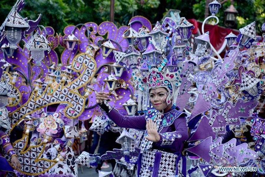 INDONESIA-SOLO-BATIK CARNIVAL