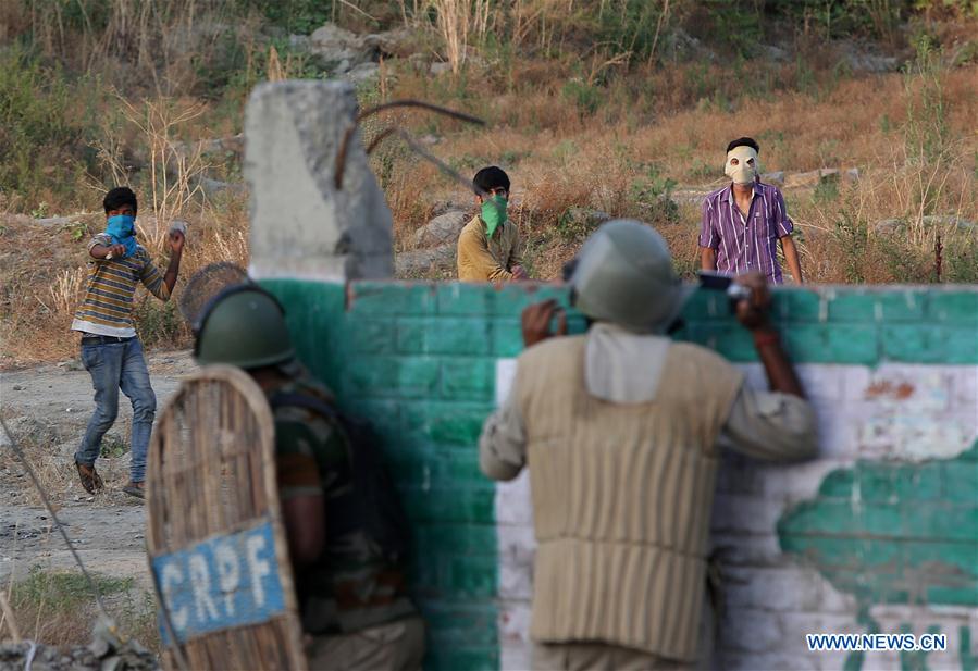 KASHMIR-SRINAGAR-CLASH