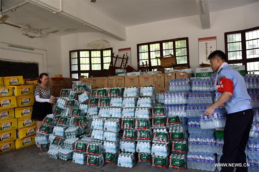 According to statistics of local flood control command center, more than 10,000 people were relocated to 35 temporary shelters in Tianmen According to statistics of local flood control command center, more than 10,000 people were relocated to 35 temporary shelters in Tianmen