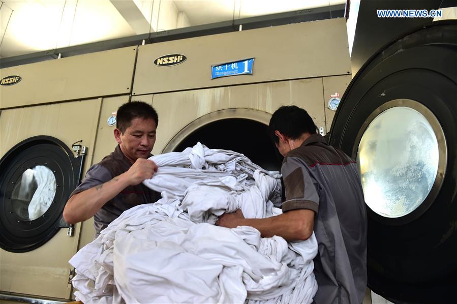 CHINA-HEFEI-TRAIN-BEDDING WASHING (CN)